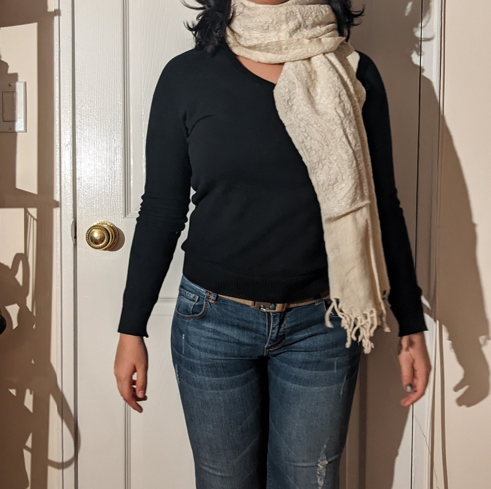 White on White Embroidered Kashmiri Scarf